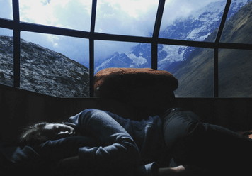 Is Sleeping Facing North the Key to Better Sleep? 