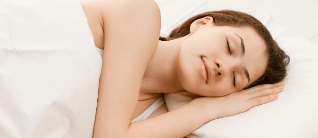 Sleeping Without A Pillow: Benefits and Risks For Sleep